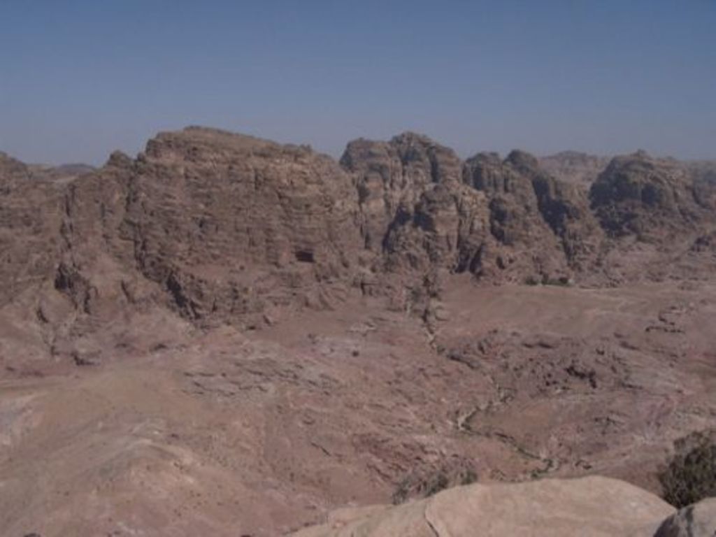 Fig. 1:View from Jabal N’mer to Umm al-Biyara and Petra city center (photo: S. G. Schmid)