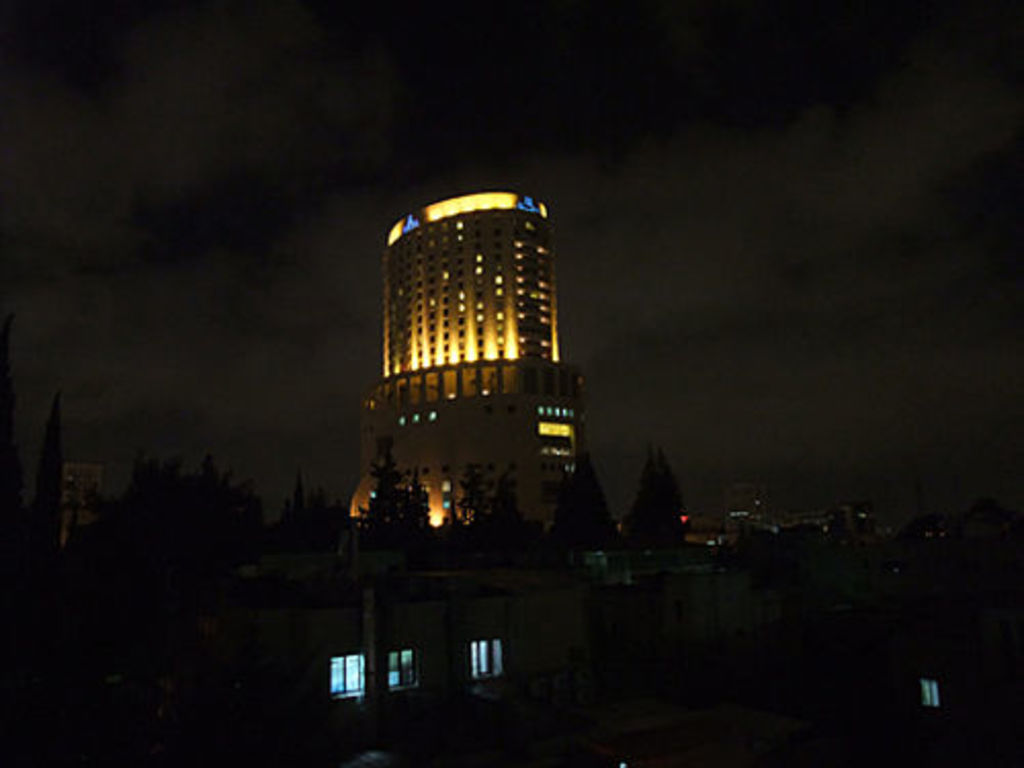 Nightly view from the IFPO towards the tower of the Royal Hotel in Amman (photo: A. Barmasse)