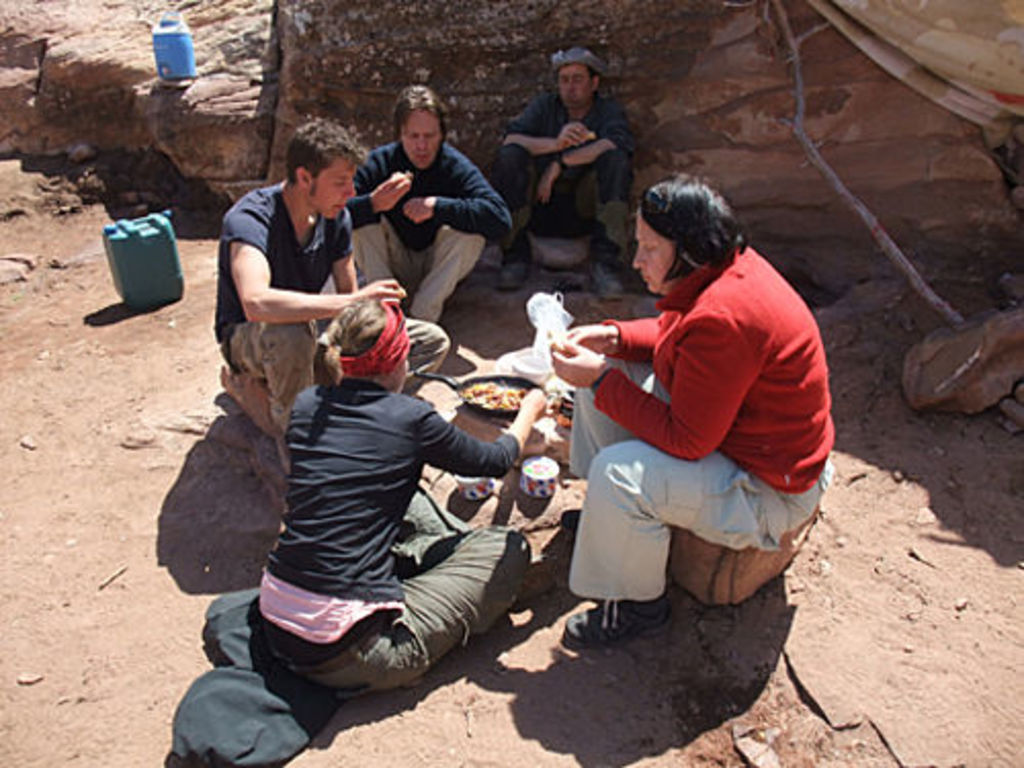 Relaxing lunch break on Umm el-Biyara with a nice hot meal (photo: A. Barmasse)