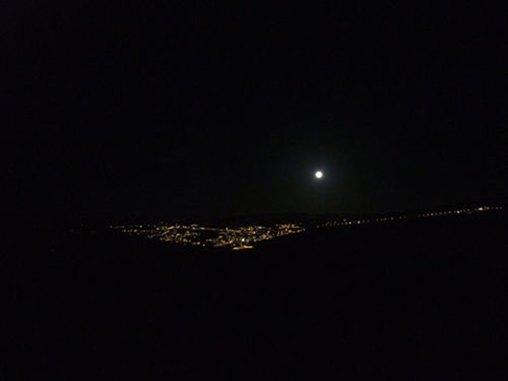 Full moon over Wadi Mousa as seen from the Umm el-Biyara plateau (photo: A. Barmasse)