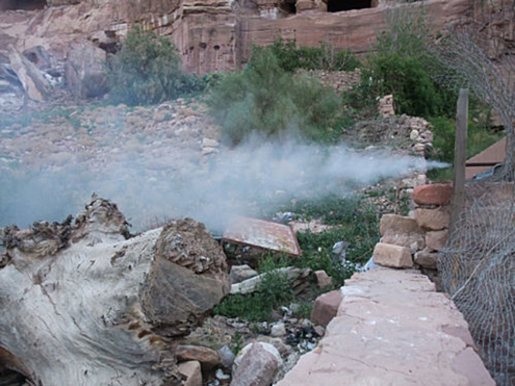 The diesel generator at the Nazzal’s camp is not as environment friendly as it should be (photo: A. Barmasse)