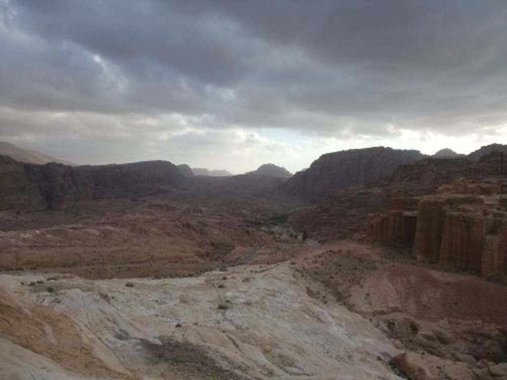 View from entry post at Umm Sahoun towards the Petra city center (photo: A. Barmasse)