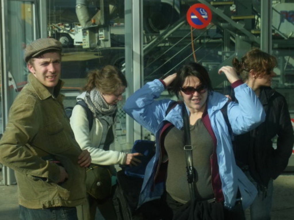 Fig. 1: Robert Haas-Zens, Jana Falkenberg, Polly Agoridou and Nadine Bürkle waiting for a transit bus at Istanbul airport.