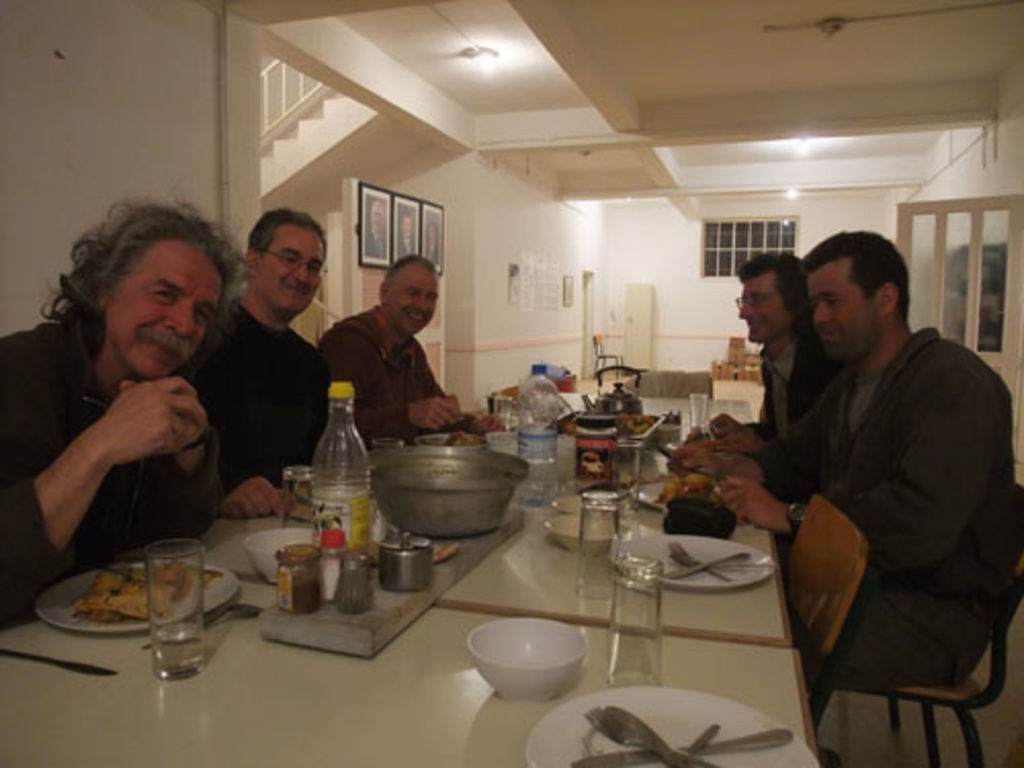 Fig. 29: Andreas F. Voegelin, André Barmasse, Christoph Schneider, Bernhard Kolb and Stephan Schmid dining at Nazzal’s camp