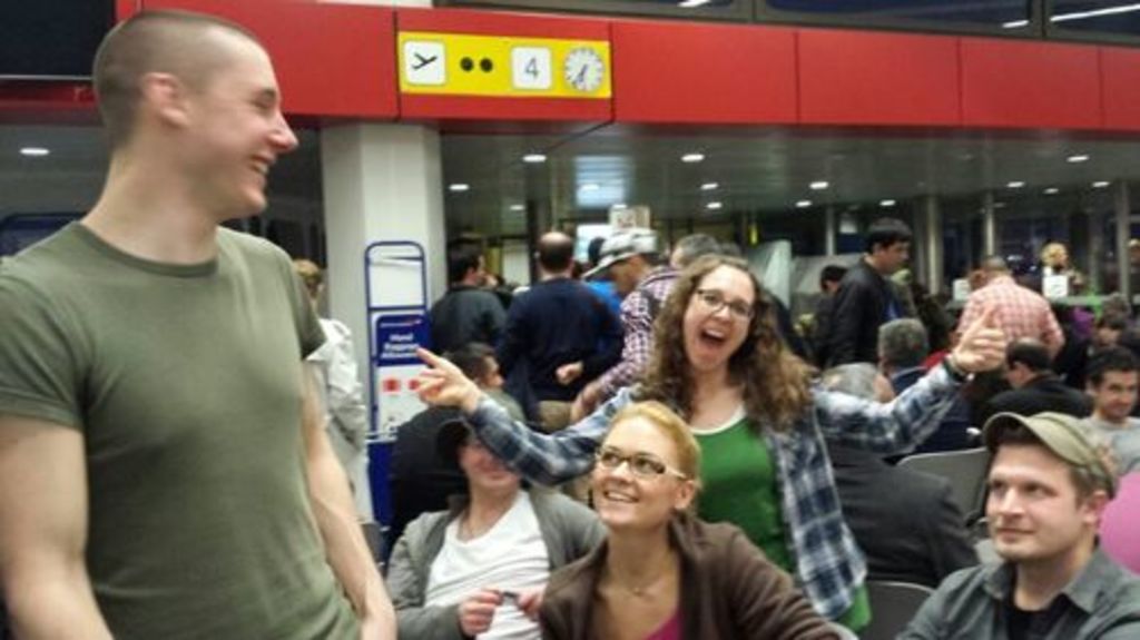 Fig. 1: Will Kennedy, Raphael Eser, Laura Weis, Sophie Horacek and Marco Dehner (from left to right) waiting for their flight at Berlin Tegel airport