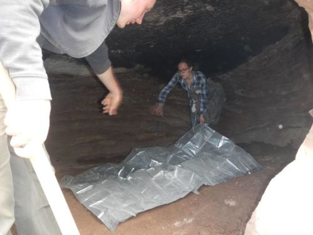 Fig. 5: Will Kennedy (foreground) and Sophie Horacek (background) preparing the cave for the tent