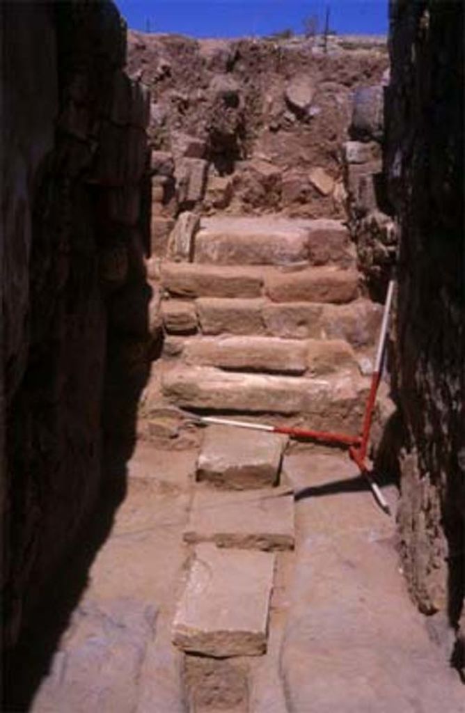 Fig. 10: EZ IV. Corridor 2 and steps leading up to room 5 (photo: D. Keller)