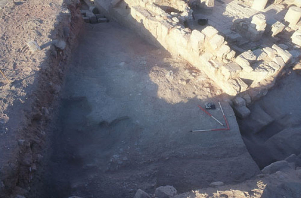 Fig. 9: The exterior level of the 4th century AD and room 37, viewed facing southwest (photo: D. Keller)