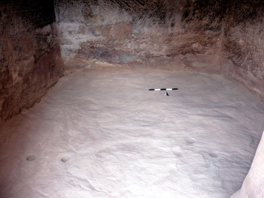 Fig. 13: Floor of side chamber outside Tomb 779 (photo: L. Wadeson)