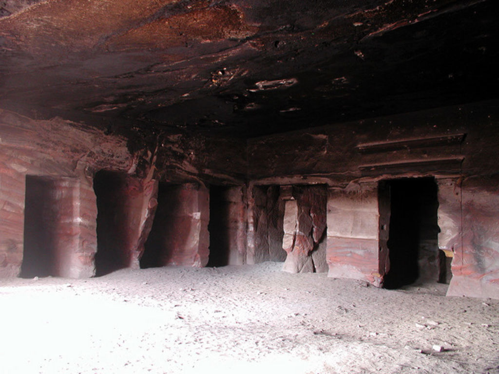 Fig. 36: Chamber of Tomb 781 (Sector C), view towards north-eastern corner (photo: L. Wadeson)