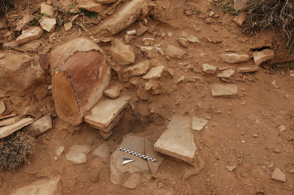 Fig. 8: Hypocaust pillars in situ in ST 20 (photo: S. G. Schmid)