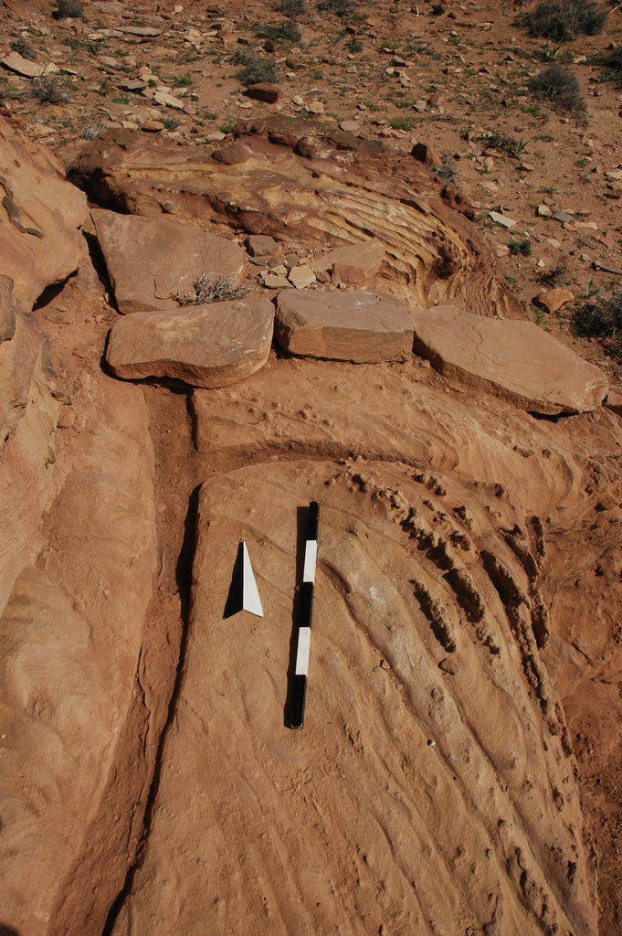 Fig. 22: Rock-cut water channel SW of ST 26 (photo: S. G. Schmid)