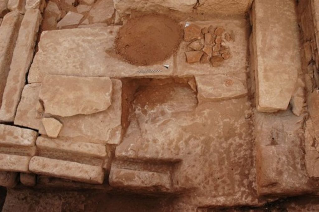 Fig. 24: Umm al-Biyara, ST 20. Small sounding beneath floorslab in the toilet (photo: S. G. Schmid)