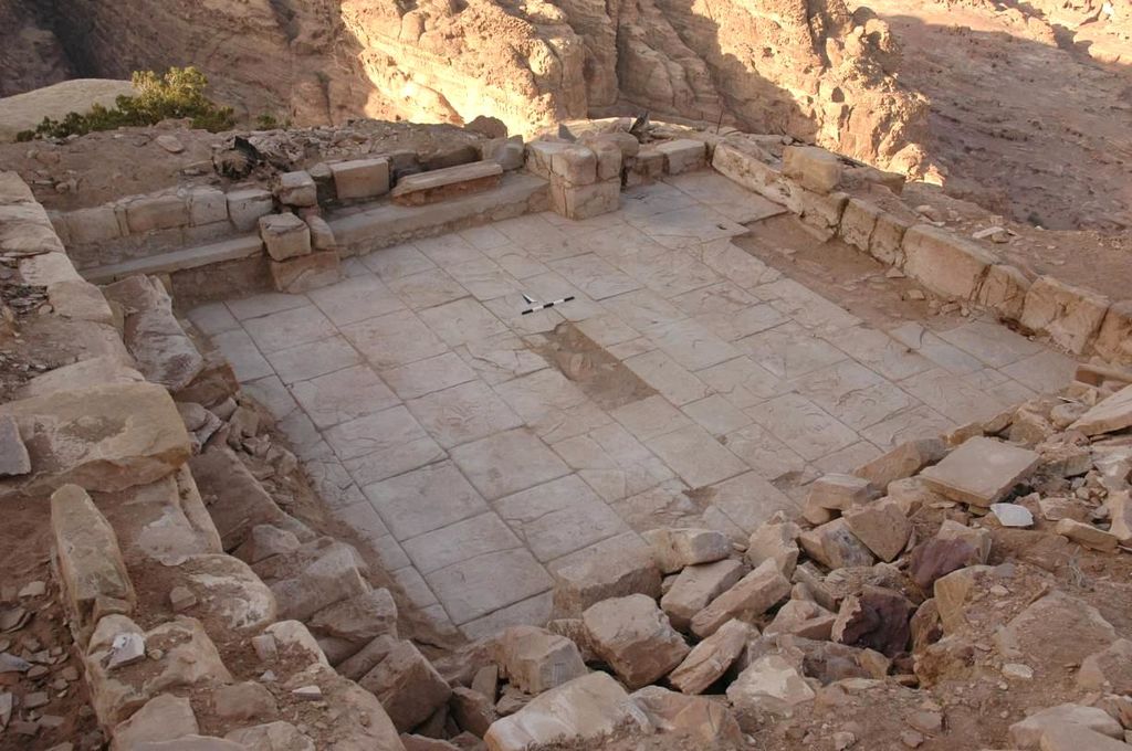 Fig. 15: ST 20, main hall after excavation, view from SW (photo: S. G. Schmid)