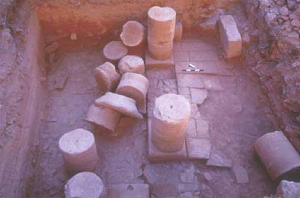 Fig. 3: Trench 2 from SW showing floor slabs and column drums (photo: S. G. Schmid)