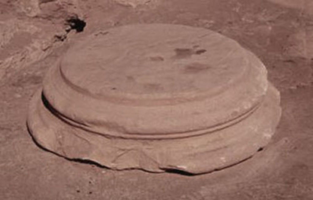 Fig. 25: Upper terrace, Attic column base from cistern (photo: S. G. Schmid)