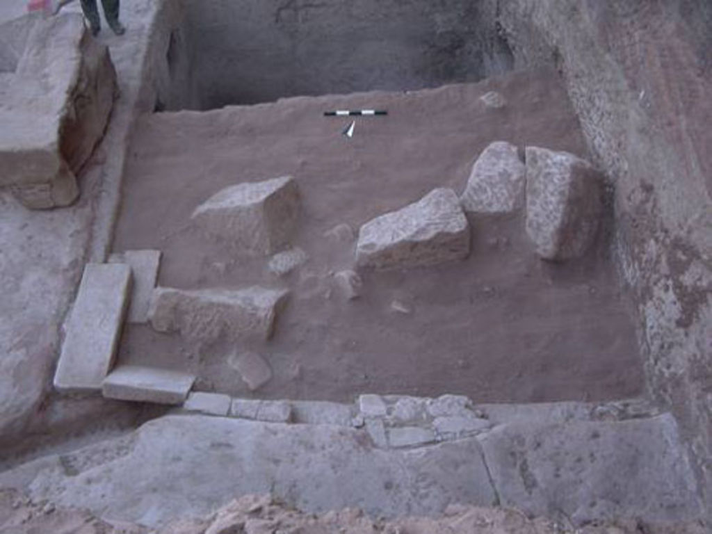 Fig. 2: Farasa East, lower terrace. Cistern north of the complex (photo: S. G. Schmid)