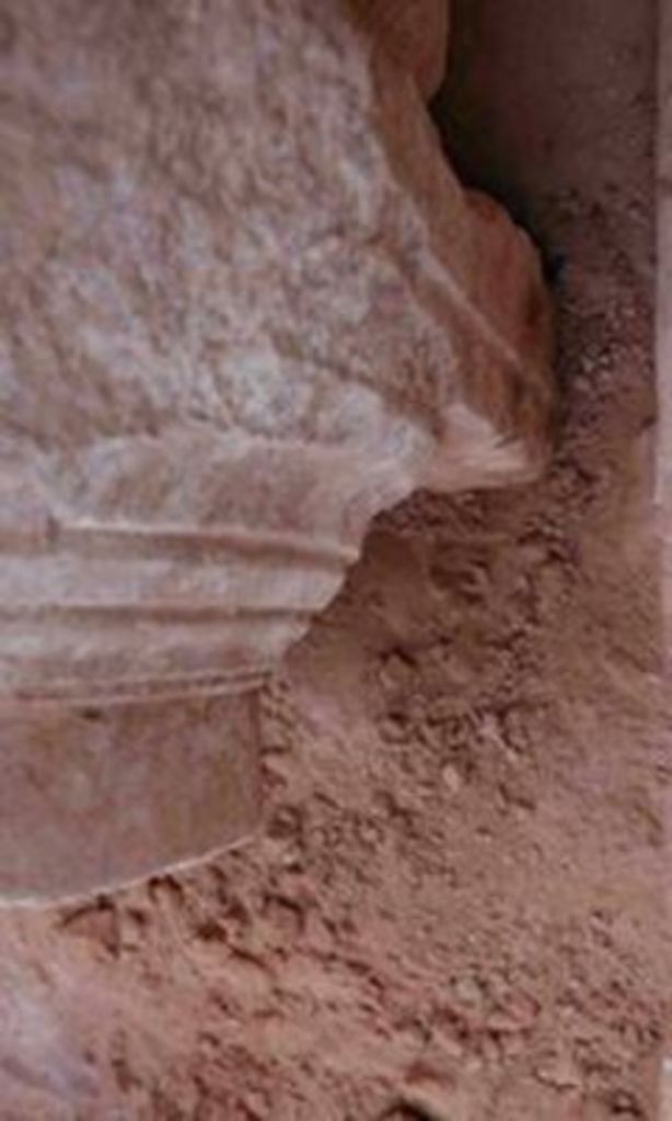 Fig. 4: Wadi Farasa East, lower terrace; detail of capital from northern portico (photo: S. G. Schmid)