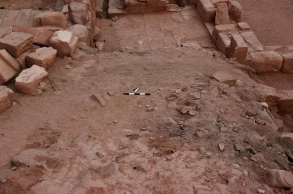 Fig. 5: Wadi Farasa East, northern portico adjacent to room 2 before excavation (photo: S. G. Schmid)