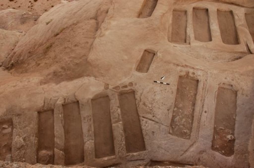 Fig. 9: Wadi Farasa East, tombs from the small graveyard adjacent to the Soldier Tomb’s complex (photo: S. G. Schmid)