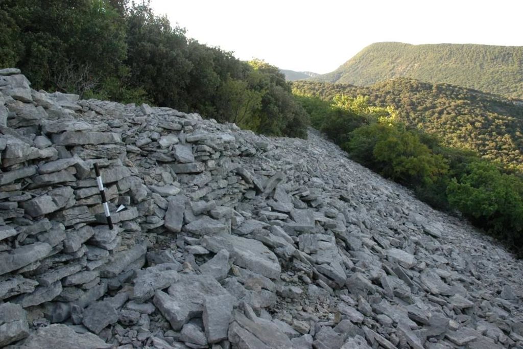 Fig. 7: Rempart ouest inférieure, vue du nord (photo: S. G. Schmid)