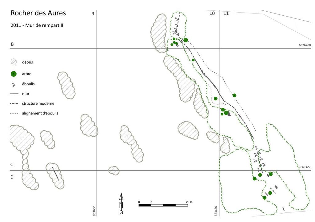 Fig. 10: Mur nord-sud en pierres sèches dans les secteurs B10–D11 (plan: J. Falkenberg)